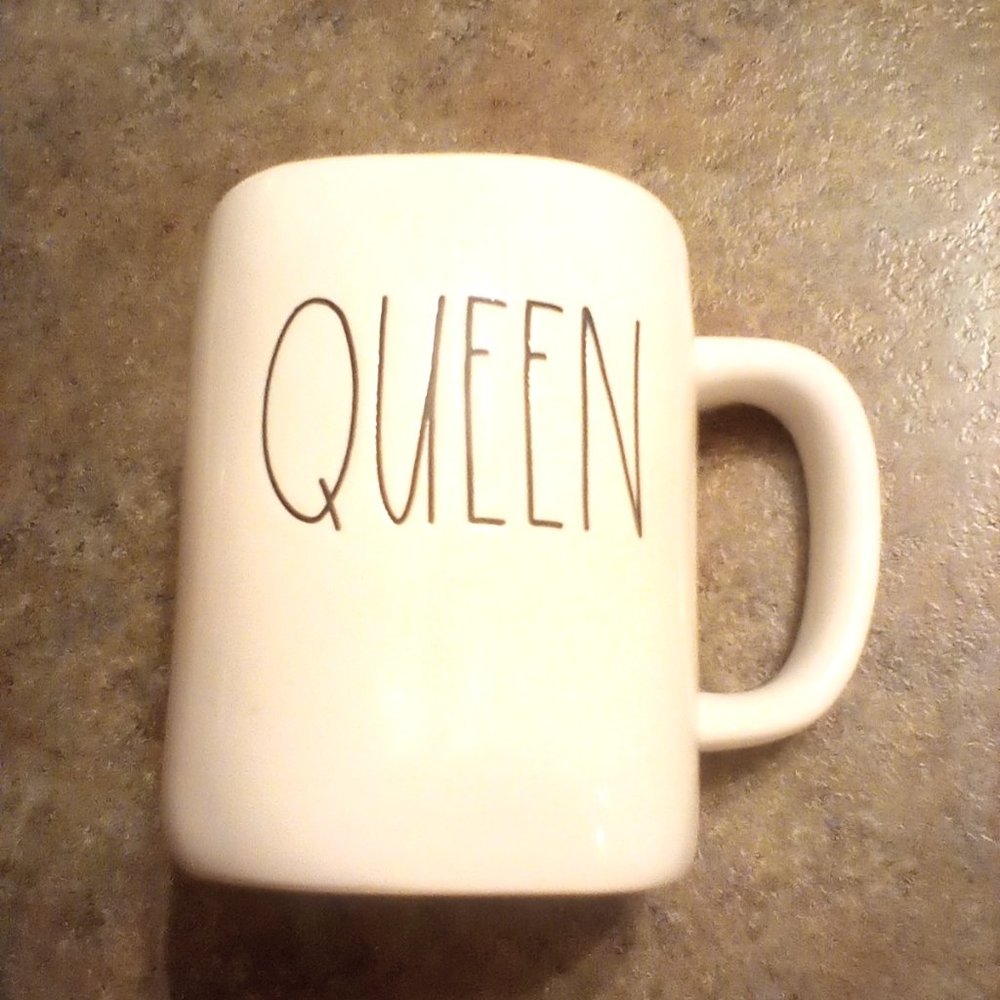 Rae Dunn QUEEN mug